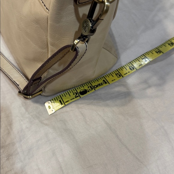 HOBO Sheila Medium Satchel - Picture 7 of 10